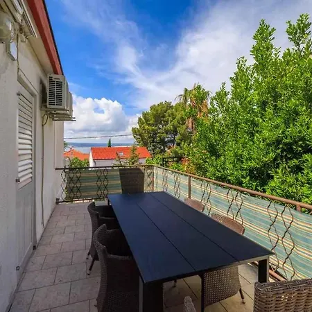 In 51201 Apartament *