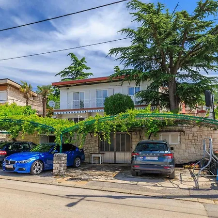 In 51201 아파트 *