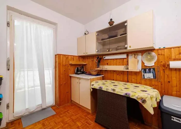 In 51201 Lejlighed *